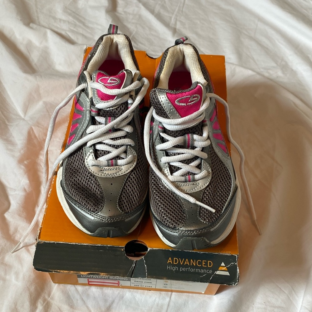 NWOT C9 Champion Women’s Duo Dry Running Shoe. White Gray Pink .  Size 6